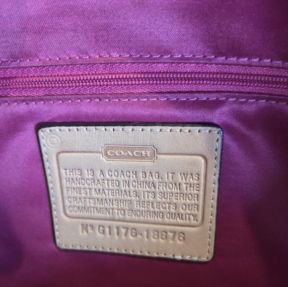 Coach Poppy Signature Quilted Tote NWT - Picture 5 of 11